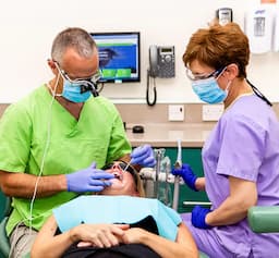 Стоматологічна послуга: Хірургія